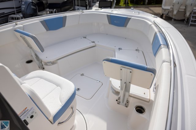 New 2024 Robalo 232 Explorer  Boat for sale